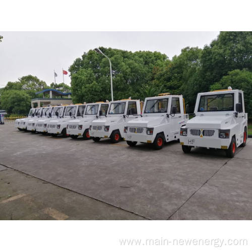 Airport luggage baggage tractor